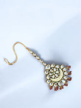 Elegant Kundan Maang Tikka with Crescent Moon Design